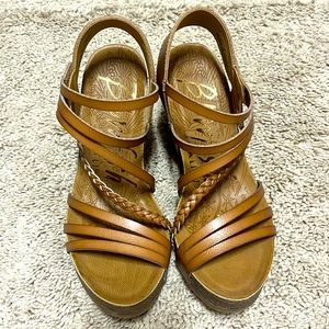 Blowfish Tan Strappy Sandals